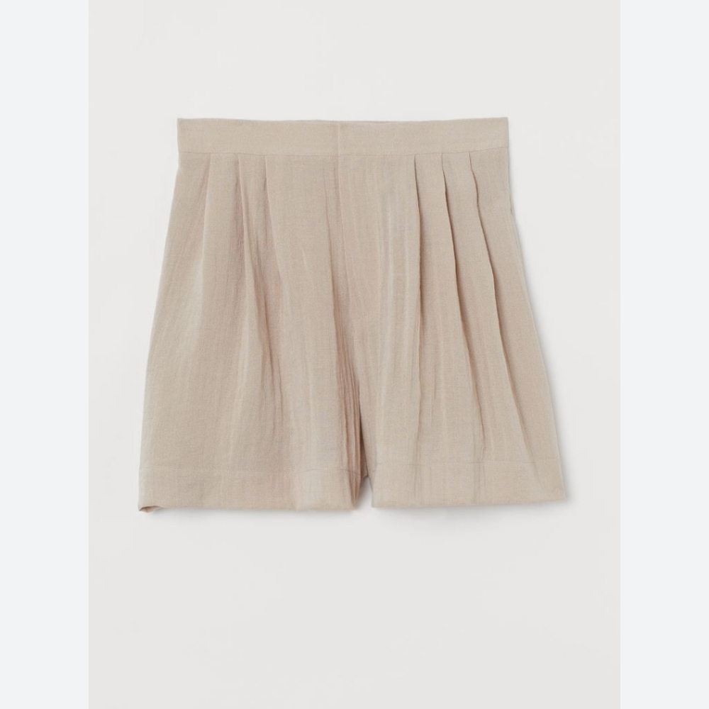 H&M Lightweight Knit oatmeal Shorts .. NWT..size small